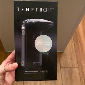 Tempti temptuAir Pro airbrush makeup machine